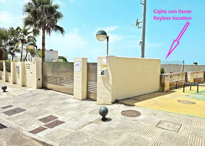 On Beach Deluxe Apartment With Pools And Own Garden