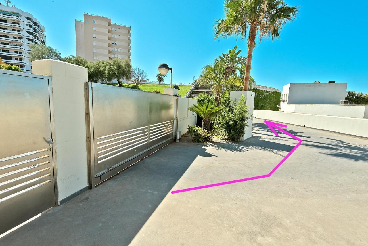 On Deluxe With Pools And Own Garden Apartment *