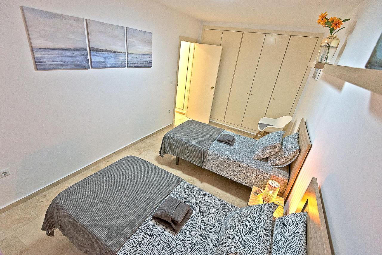 On Deluxe With Pools And Own Garden Apartment El Puerto de Santa María