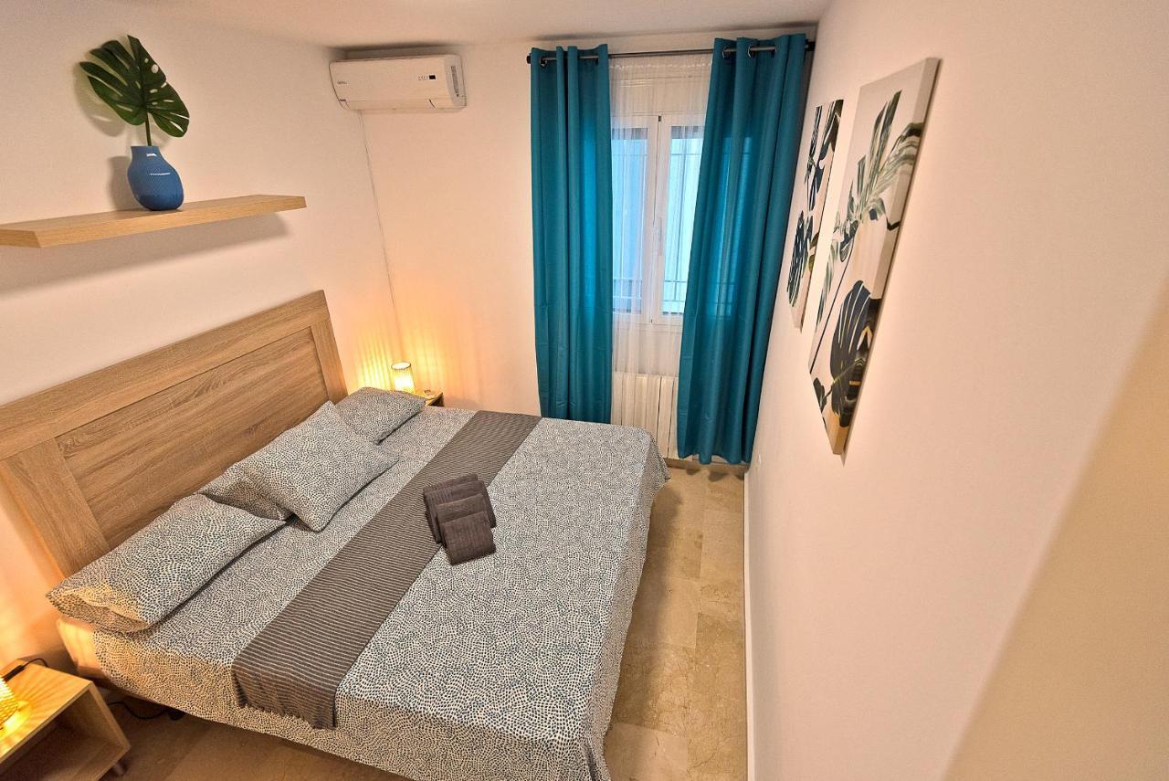 On Deluxe With Pools And Own Garden Apartment
