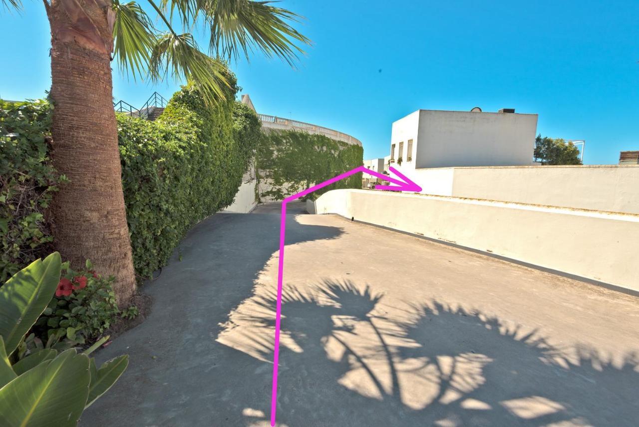 Apartment On Deluxe With Pools And Own Garden