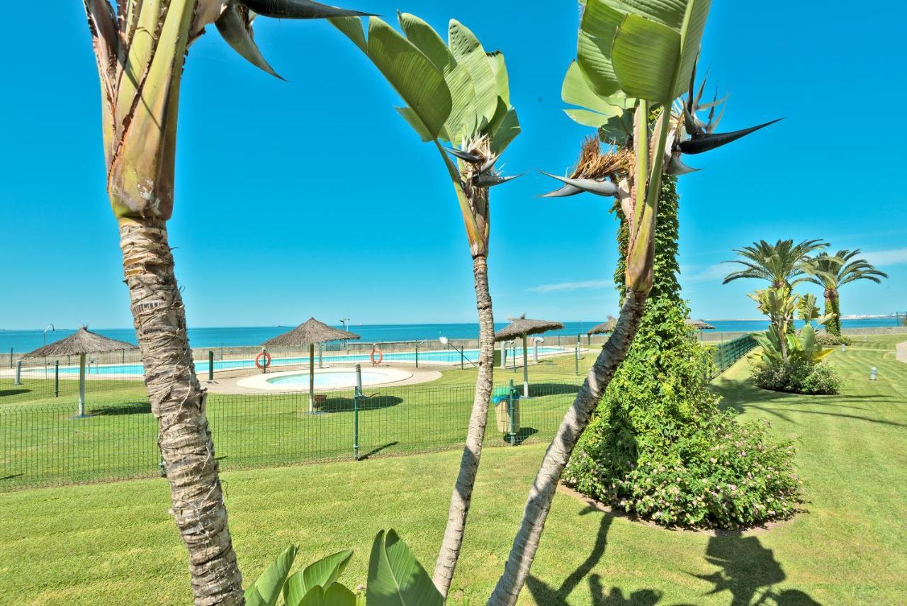 On Deluxe With Pools And Own Garden Apartment El Puerto de Santa María